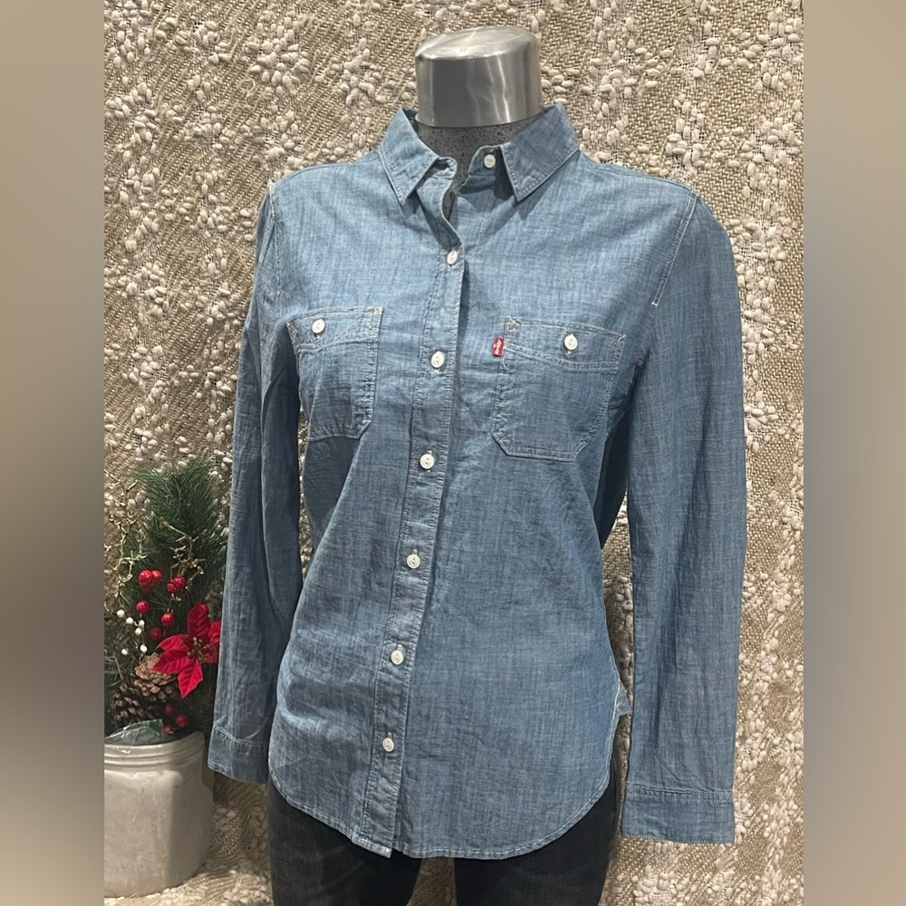 Levi’s Women Boyfriend Fit Denim Blue Long Sleeve Button Up Size XS - Picture 2 of 5